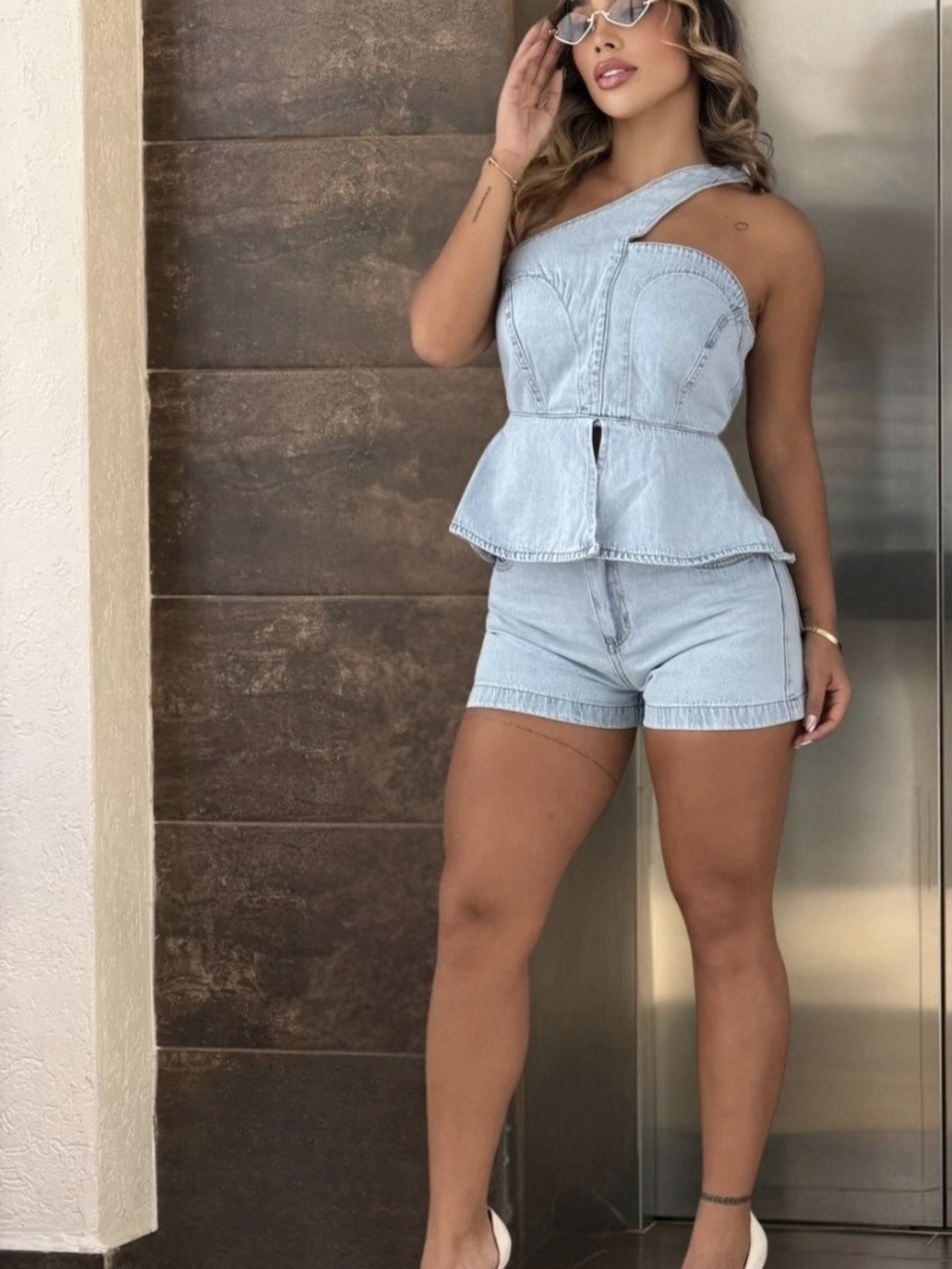 Light Wash Denim High-Rise Jean Shorts - Casual Summer Staple